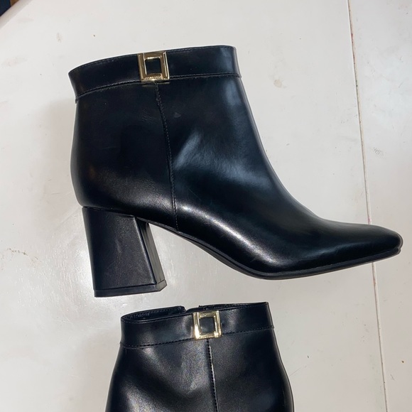 Liz Claiborne Macomb Black Booties - Picture 2 of 5